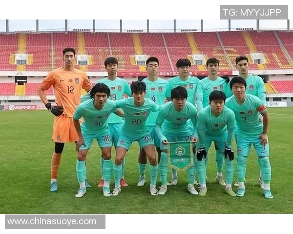 中国足球热身赛迎战卡塔尔全力备战国际赛事展现实力与信心