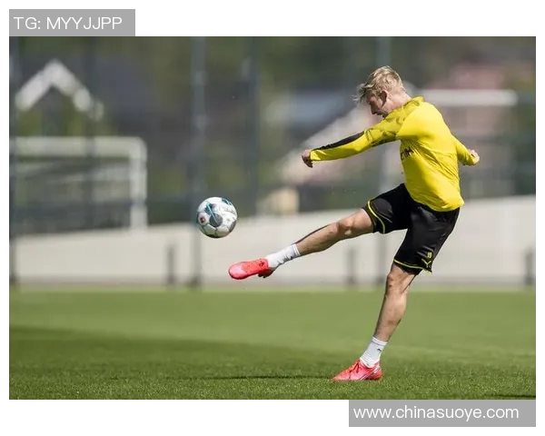 多特蒙德与沙尔克04激战正酣谁能在德甲赛场上笑到最后